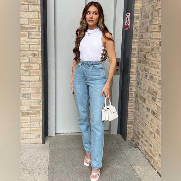 Asymmetric Straight Jeans -Micas - Picture 12 of 17